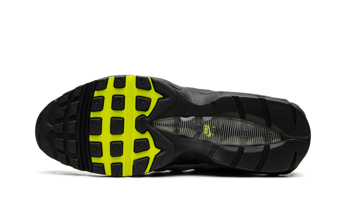 "Black Neon" Air Max 95 FV4710 001 - product image from the listing.