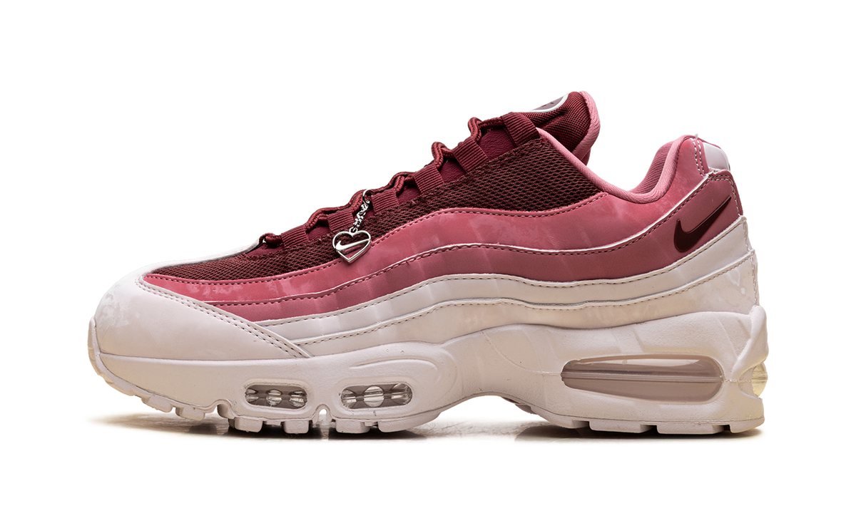 Women's Air Max 95 "Valentine's Day 2026" IB8155 600 - product image from the listing.