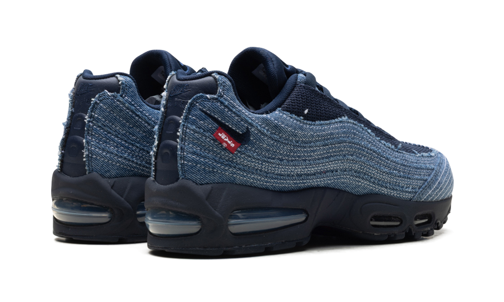 "Levi's Denim- Obsidian" HM4743 400 - Air Max 95 OG - product image from the listing.