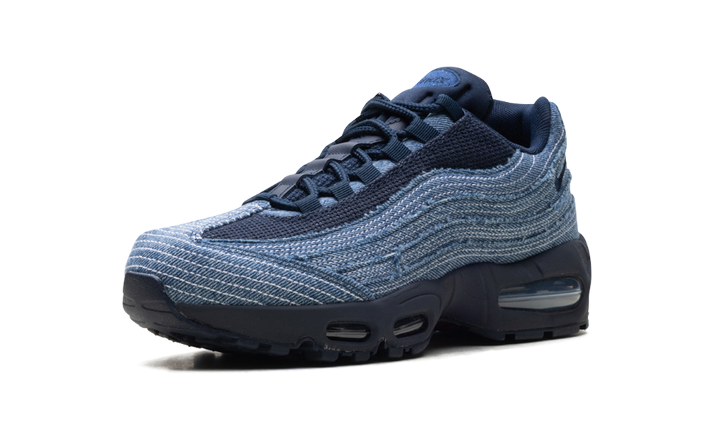 "Levi's Denim- Obsidian" HM4743 400 - Air Max 95 OG - product image from the listing.