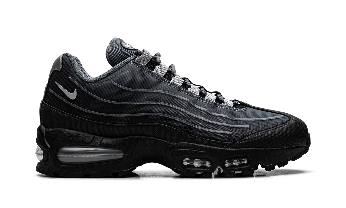"Big Bubble - Tech Black" Air Max 95 IH7853 001 - product image from the listing.