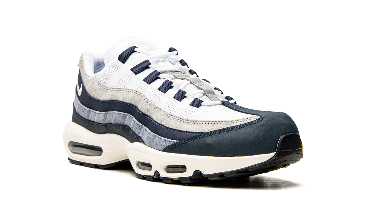 "Midnight Navy" Air Max 95 DC9412 400 - product image from the listing.