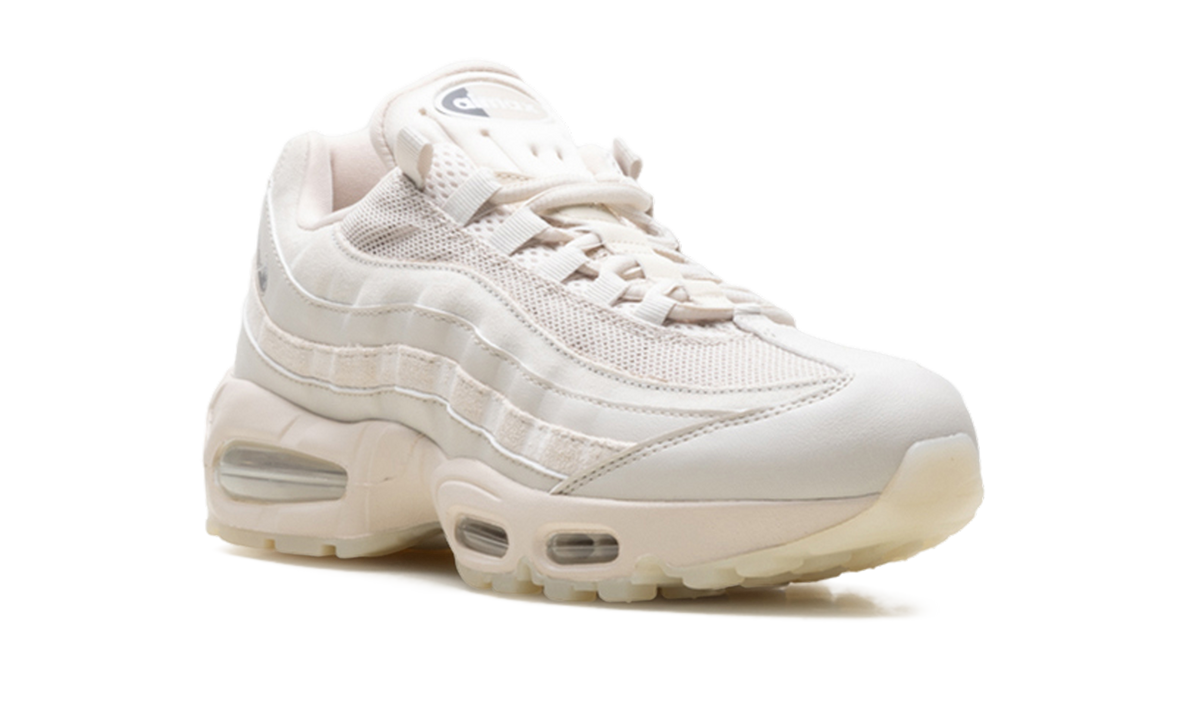 Women's Air Max 95 "Soft Pearl" IB6396 101 - product image from the listing.