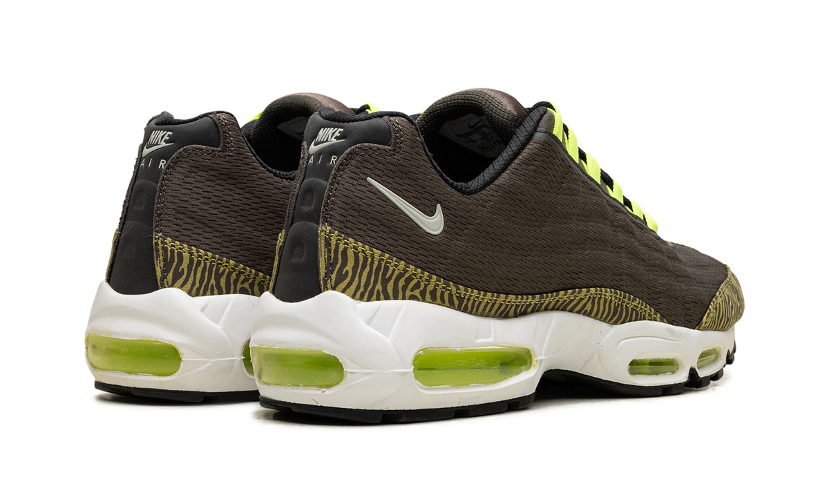 "Newsprint" Air Max 95 Premium 599425 001 - product image from the listing.