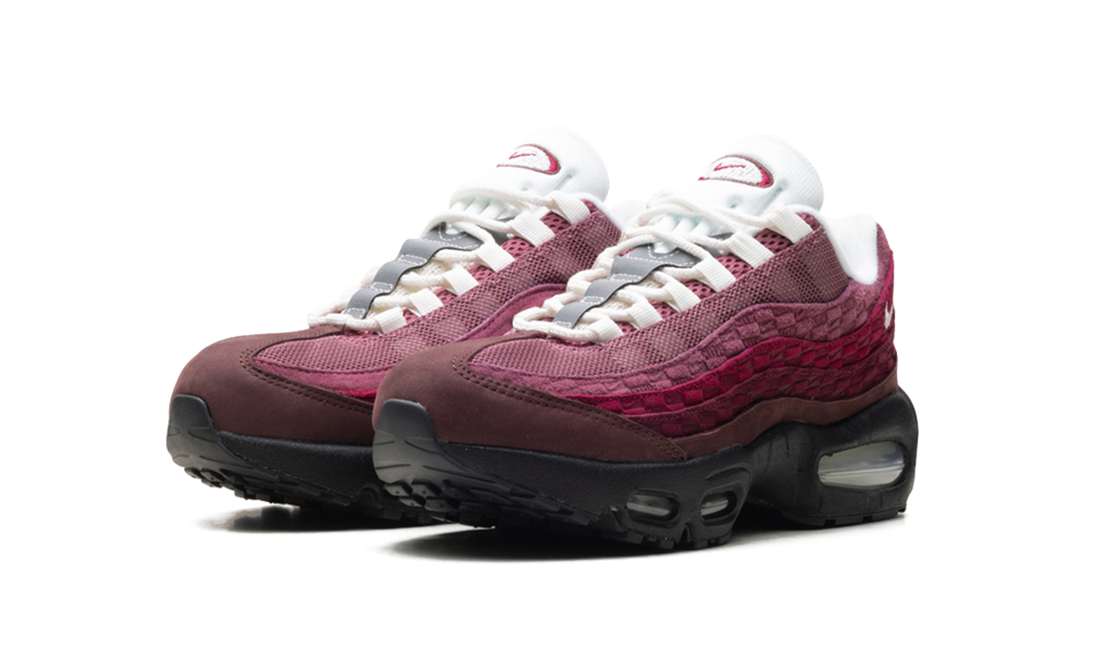 "KITH - El Dorado" Air Max 95 GS IM6039 200 - product image from the listing.