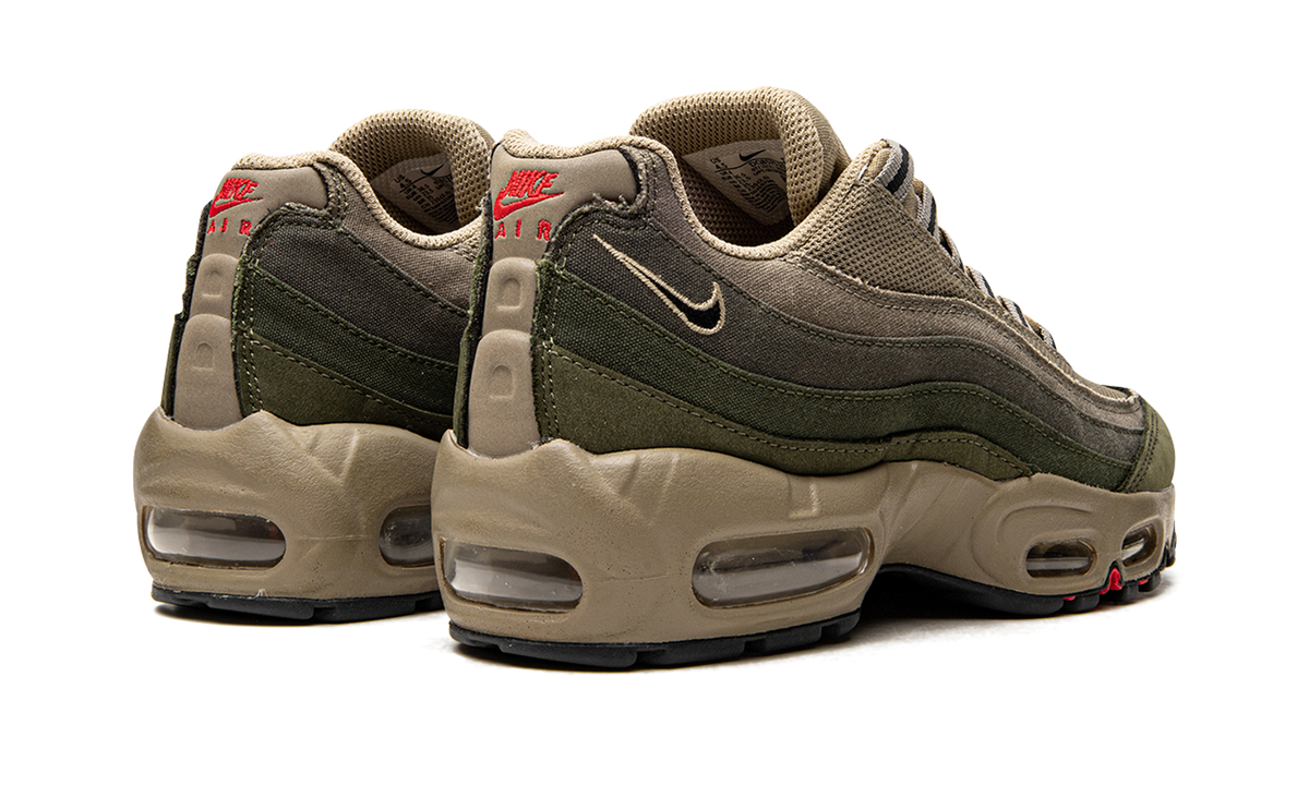 "Rough Green" Air Max 95 SE DQ8570 200 - product image from the listing.