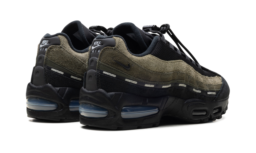 "Undefeated - Geo La Brea Medium Olive" Air Max 95 SP IB4523 200 - product image from the listing.