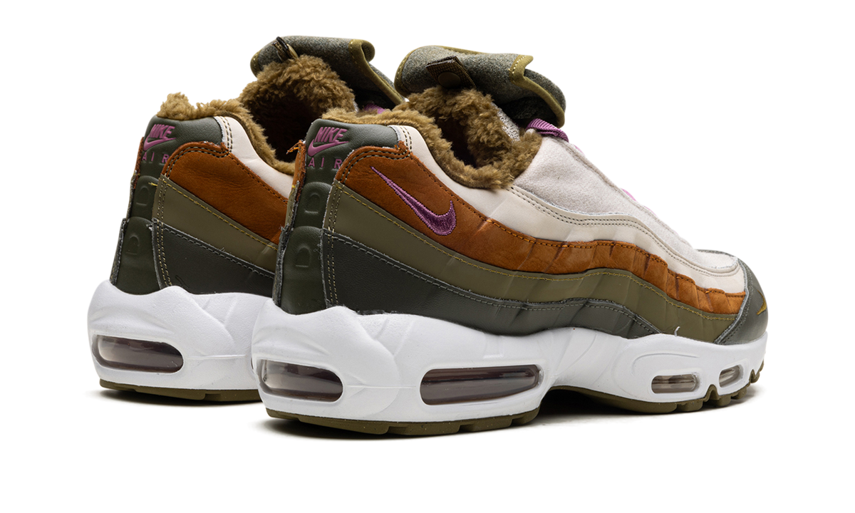 "N7" Air Max 95 DX5935 300 - product image from the listing.