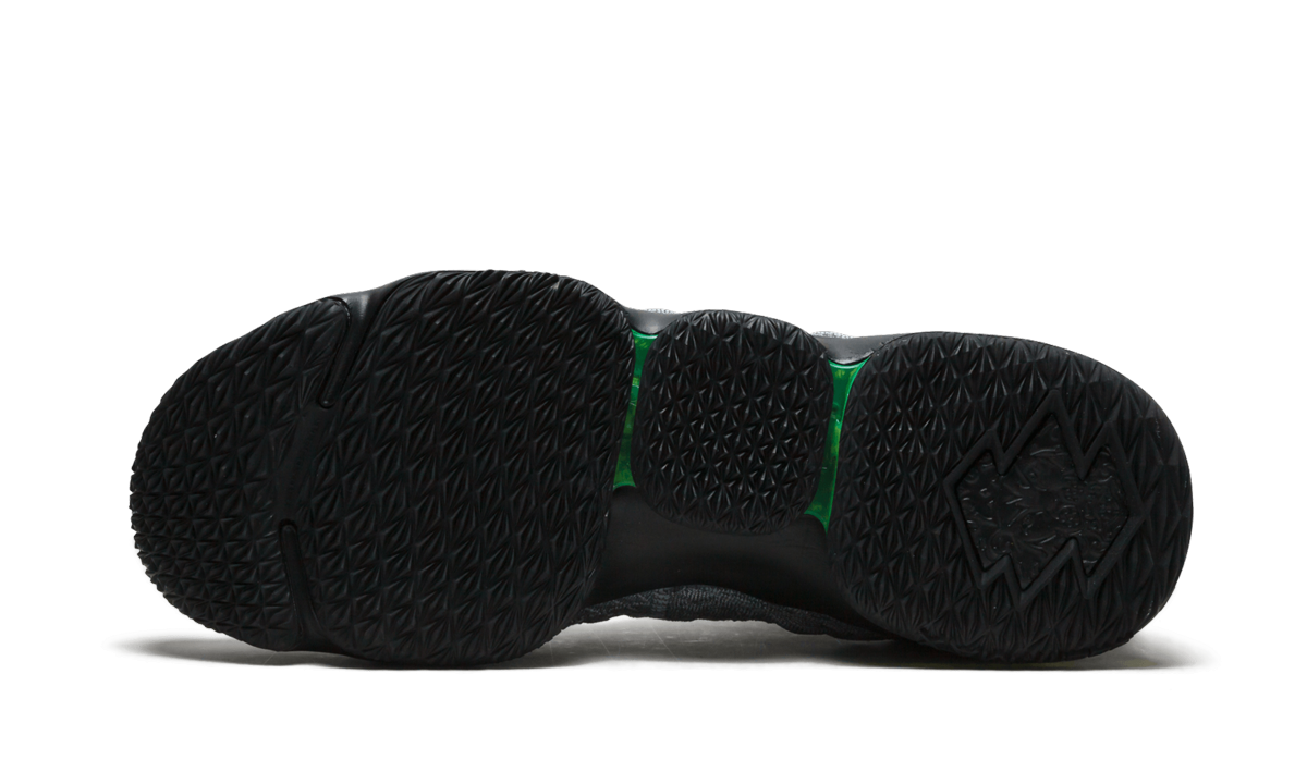 "Air Max 95" Lebron 15 KSA AR4831 001 - product image from the listing.