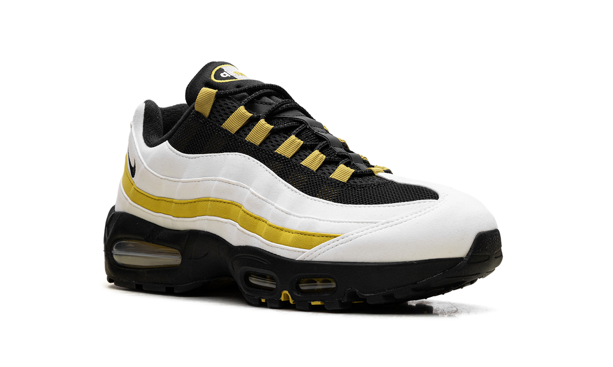 "White Saffron Quartz Black" Air Max 95 OG HM4740 102 - product image from the listing.