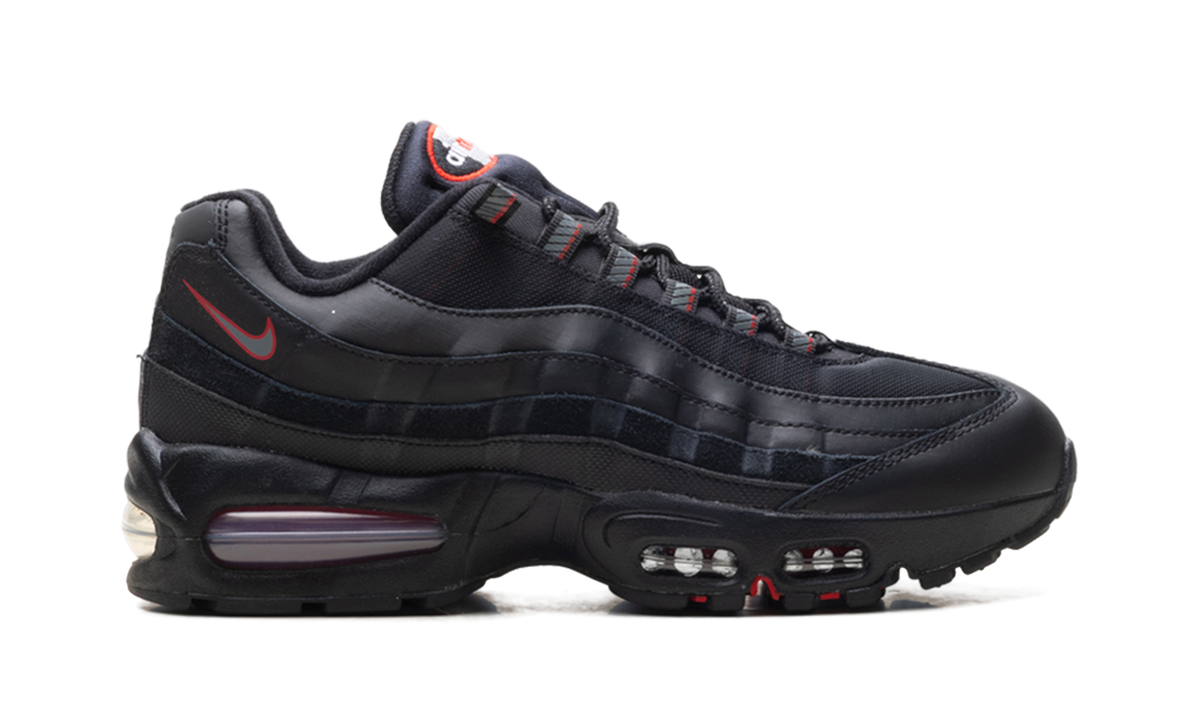 "Black University Red" Air Max 95 IH1228 003 - product image from the listing.