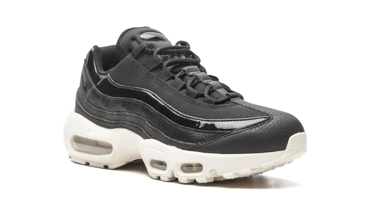 Women's AIR MAX 95 SE MNS "Black" AQ4138 001 - product image from the listing.