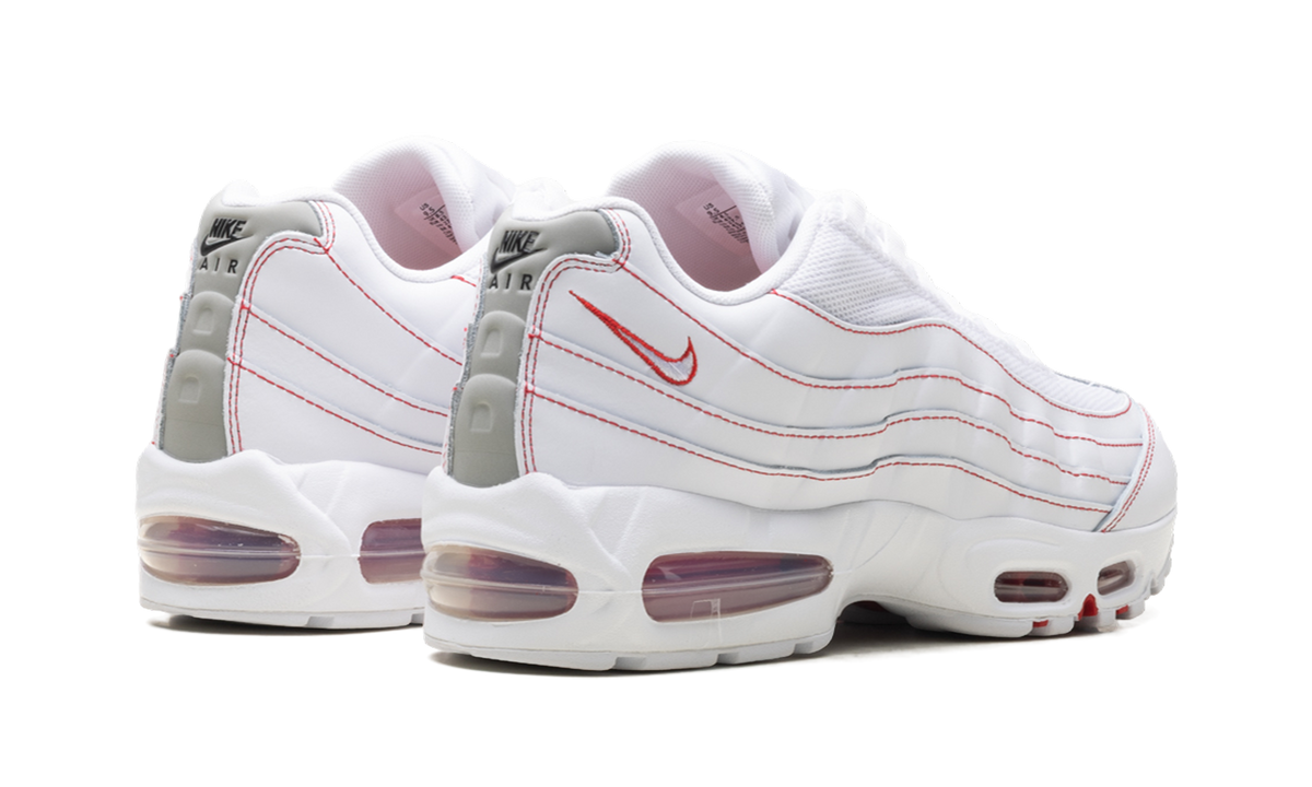 "Big Bubble White University Red" Air Max 95 OG IB7936 100 - product image from the listing.