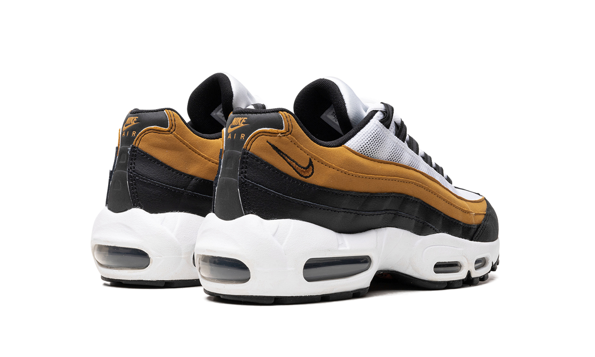 "Recraft" Nike Air Max 95 CJ3906 010 - product image from the listing.