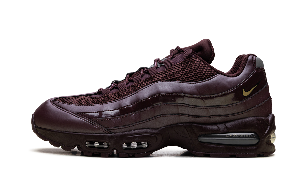 "Big Bubble Total 90 Burgundy Crush" Air Max 95 SE IB6830 601 - product image from the listing.