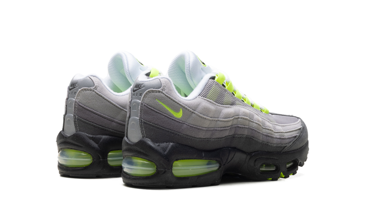 "Big Bubble Neon - 2025/2026" Air Max 95 OG GS HF7054 050 - product image from the listing.