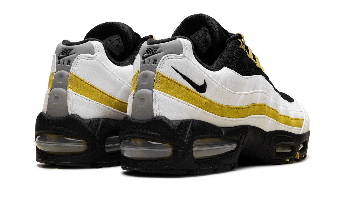 "White Saffron Quartz Black" Air Max 95 OG HM4740 102 - product image from the listing.