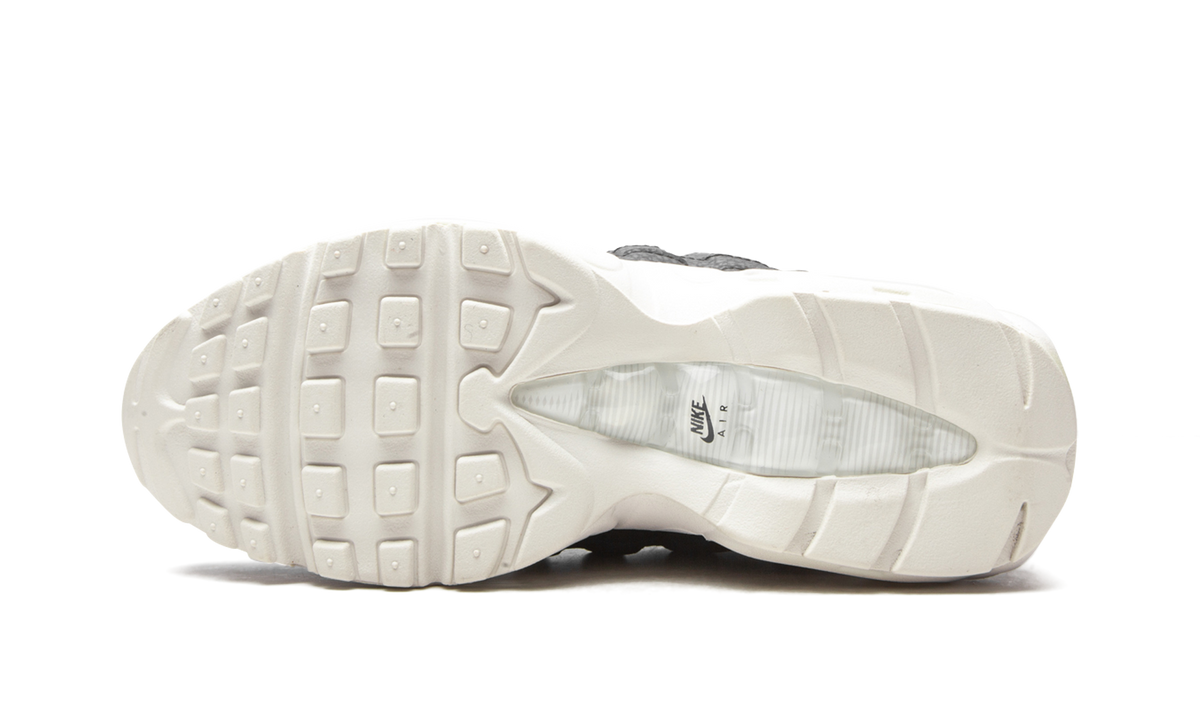 Women's AIR MAX 95 SE MNS "Black" AQ4138 001 - product image from the listing.
