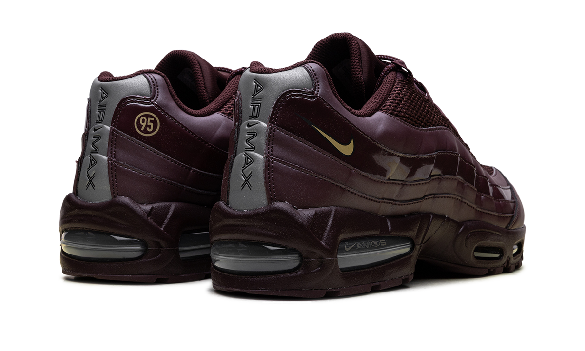 "Big Bubble Total 90 Burgundy Crush" Air Max 95 SE IB6830 601 - product image from the listing.