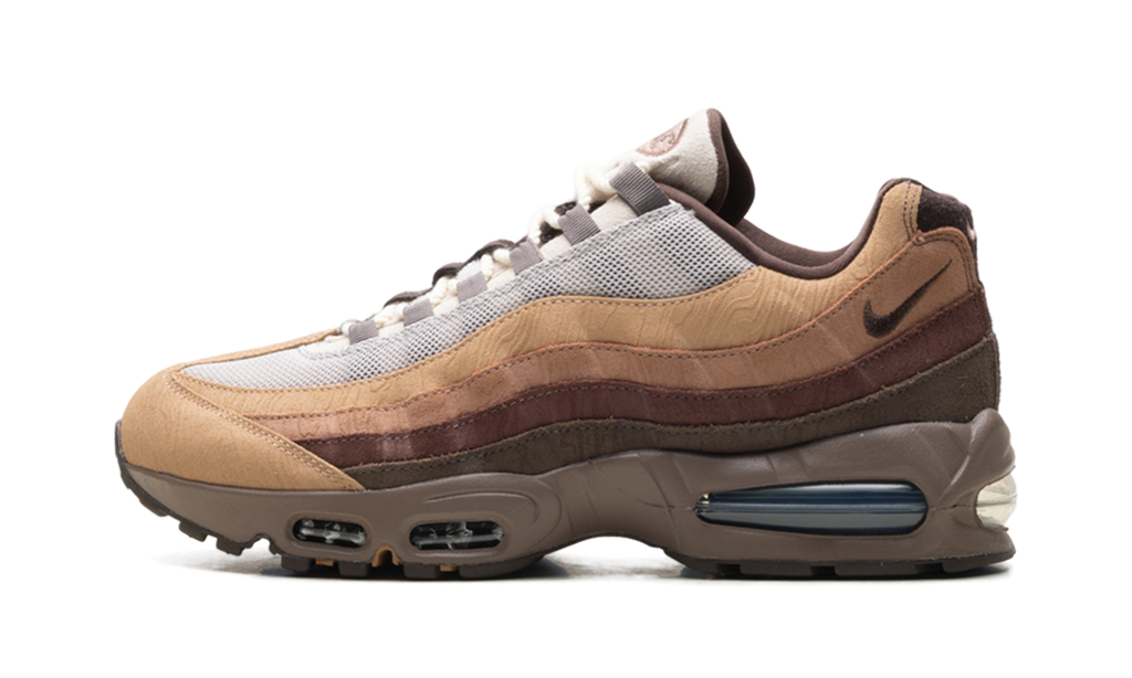 "Big Bubble Ducks of a Feather Oregon Ducks Lumber Yard" Air Max 95 IQ3988 001 - product image from the listing.