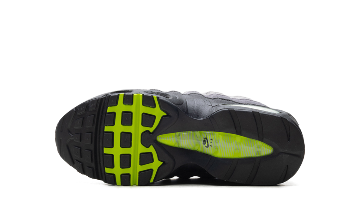 "Big Bubble Neon - 2025/2026" Air Max 95 OG GS HF7054 050 - product image from the listing.