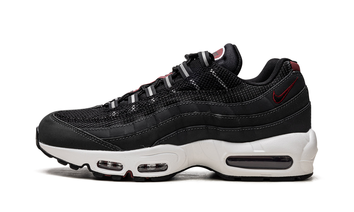 "Anthracite Team Red" Air Max 95 DQ3982 001 - product image from the listing.