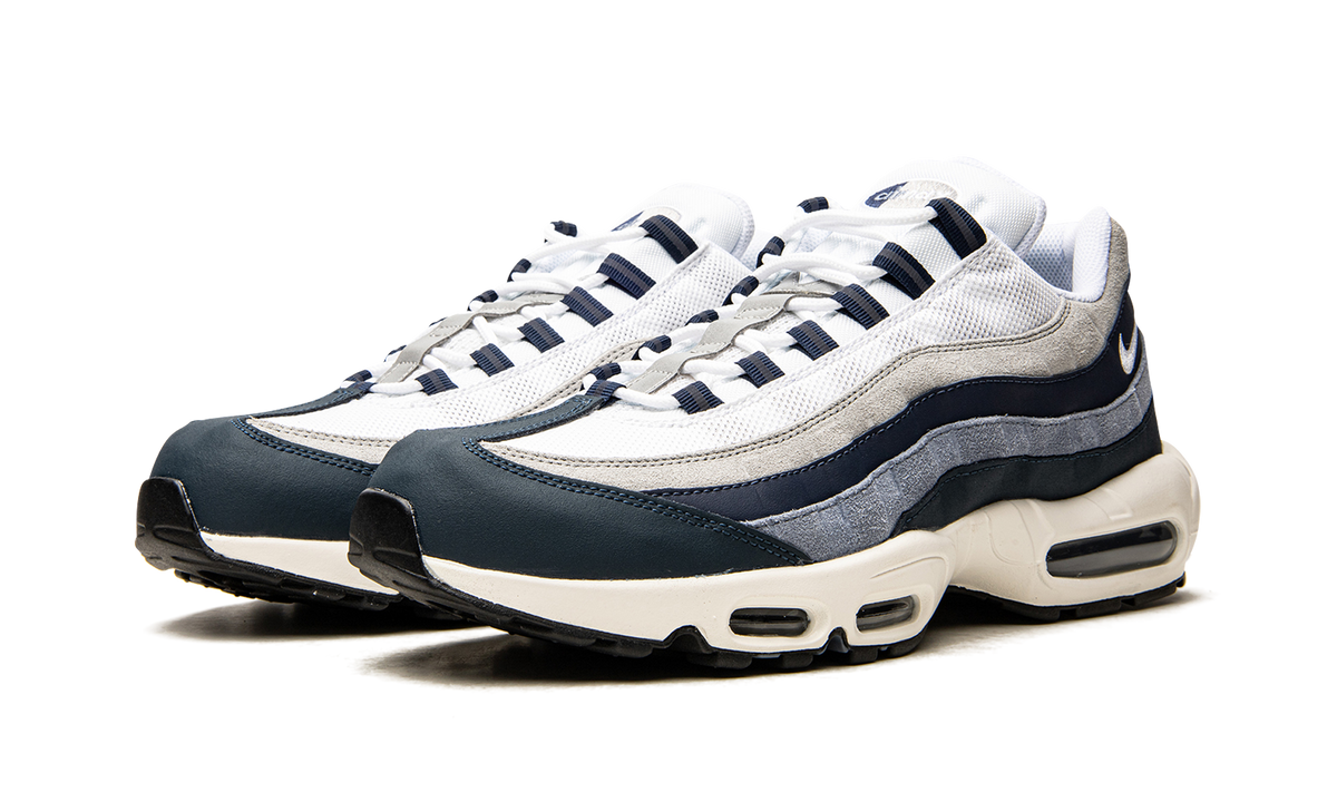 "Midnight Navy" Air Max 95 DC9412 400 - product image from the listing.