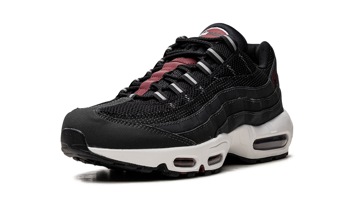 "Anthracite Team Red" Air Max 95 DQ3982 001 - product image from the listing.