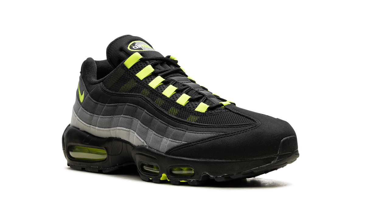 "Black Neon" Air Max 95 FV4710 001 - product image from the listing.