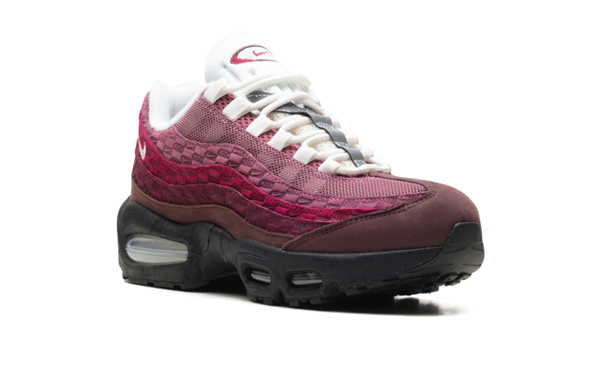 "KITH - El Dorado" Air Max 95 GS IM6039 200 - product image from the listing.