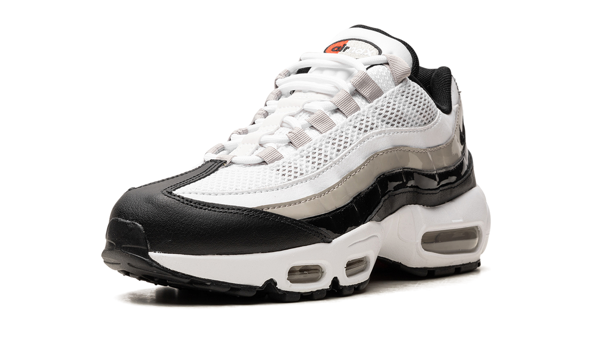 Women's AIR MAX 95 "Light Iron Ore / Black Patent" DR2550 100 - product image from the listing.